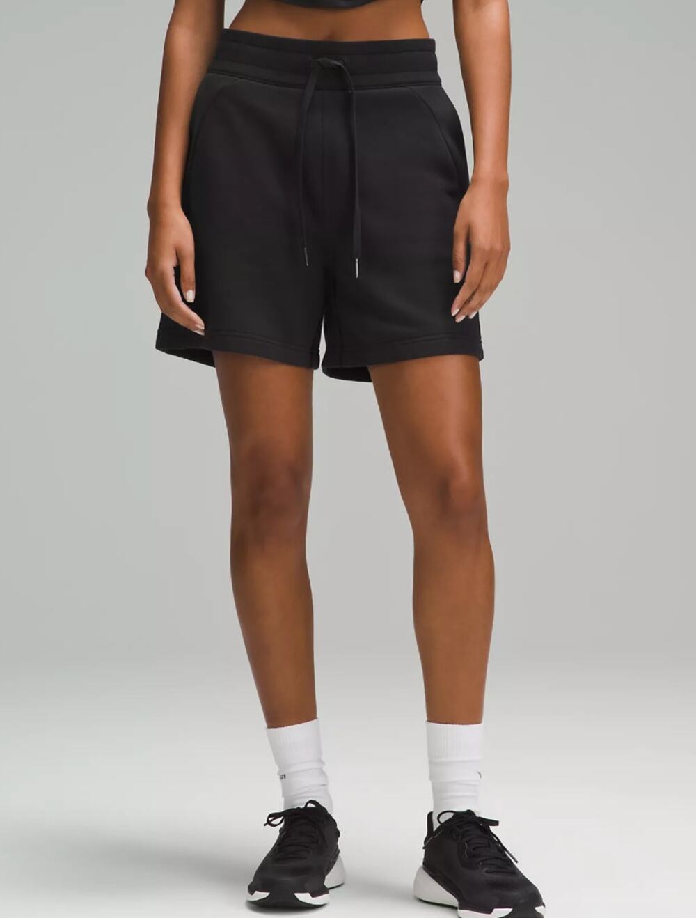 Lululemom Scuba High-Rise Short 5" black Size 10